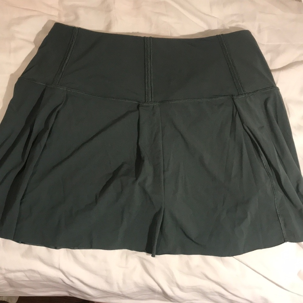 Green lulu skort